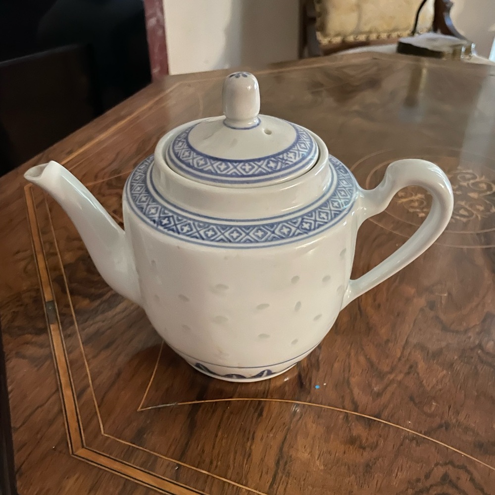 Jingdezhen Teapot with Rice Grain Pattern